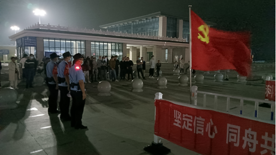 中秋我在崗 洛陽鐵路公安處方城站派出所全力護(hù)航中秋平安出行229