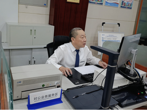10.26堅守“金融為民”初心，看小人物的大擔(dān)當(dāng)丨中原銀行人在行動系列報道②(1)_134800740_135166303987
