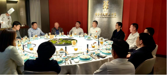 （配圖）尋根拜祖后，他們來阿五品新豫菜解鄉愁524
