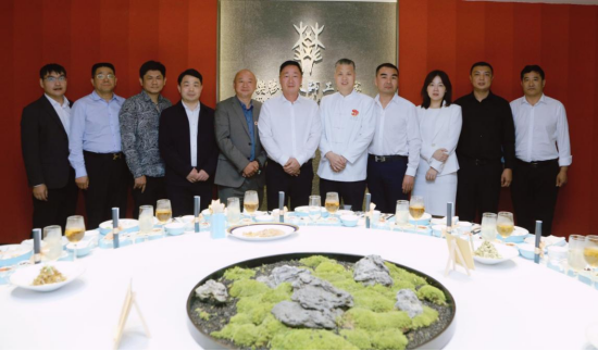 （配圖）尋根拜祖后，他們來阿五品新豫菜解鄉愁526