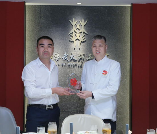 （配圖）尋根拜祖后，他們來阿五品新豫菜解鄉愁529